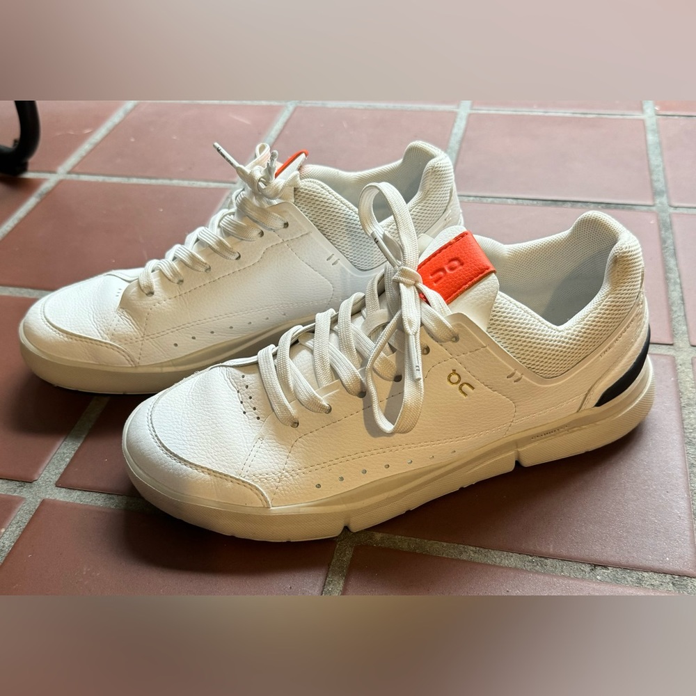 On Running THE ROGER Advantage 2 -size 8